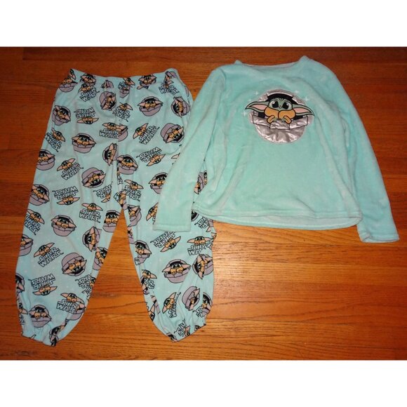 Disney Star Wars Grogu Pajama Set L pants & top Manelorian sleepwear - Picture 9 of 10